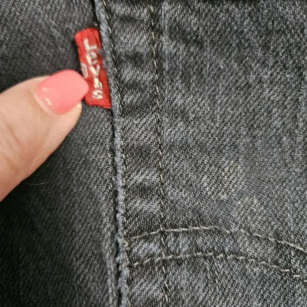 Levi's Men's Regular Fit Jean, 33Wx32L measures 31.5 Black VGUC